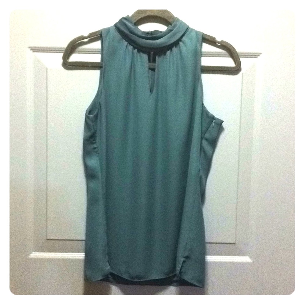 White House black market sleeveless shirt